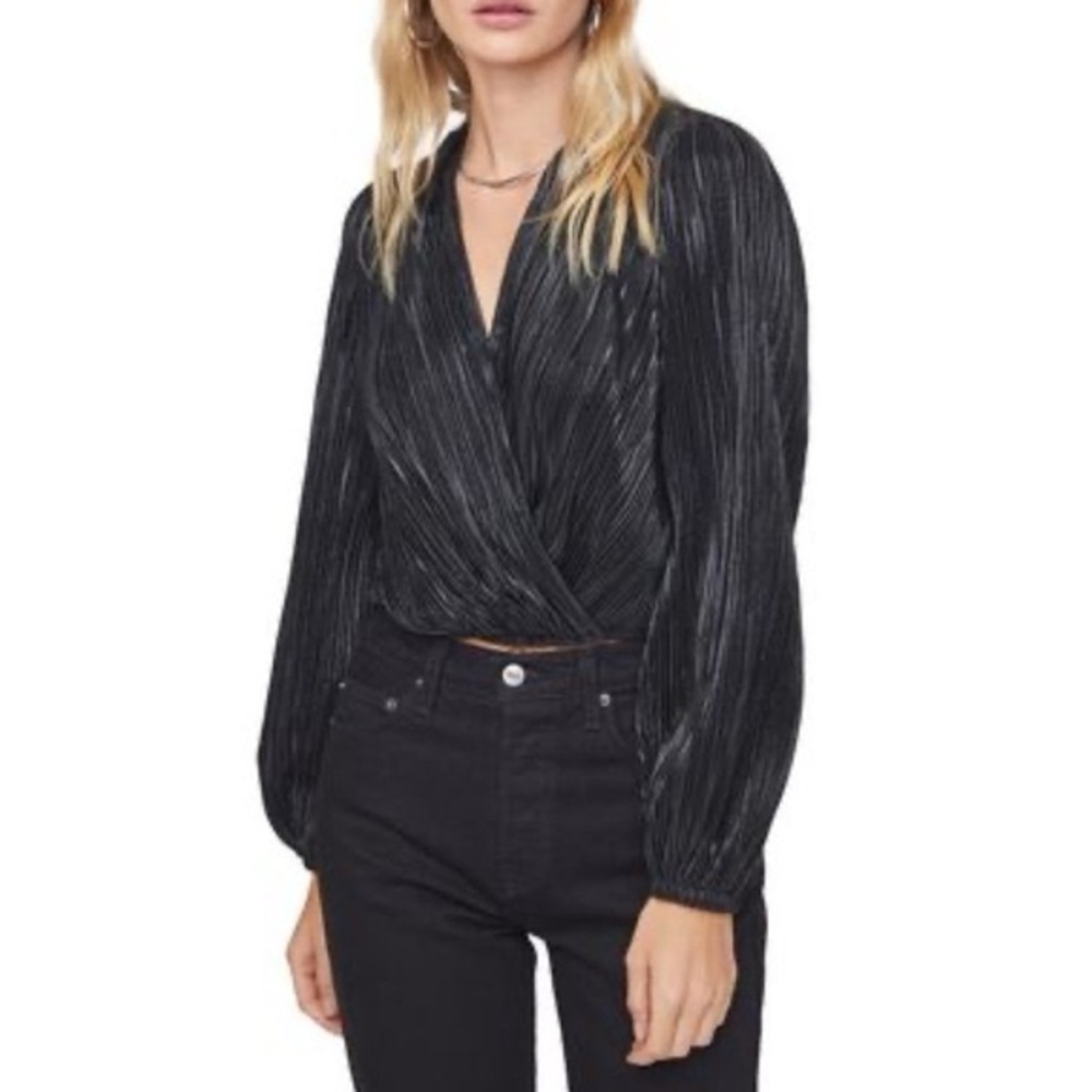 ASTR the label Primadonna black plisse surplice top NWT